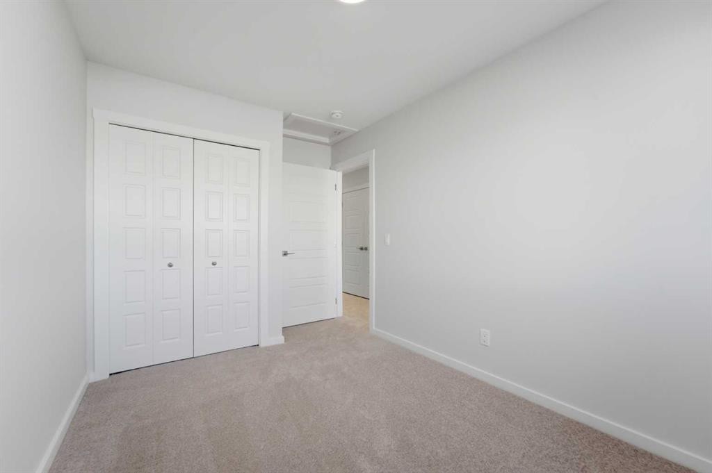 8 Heartwood Lane Se, Calgary, AB - Indoor