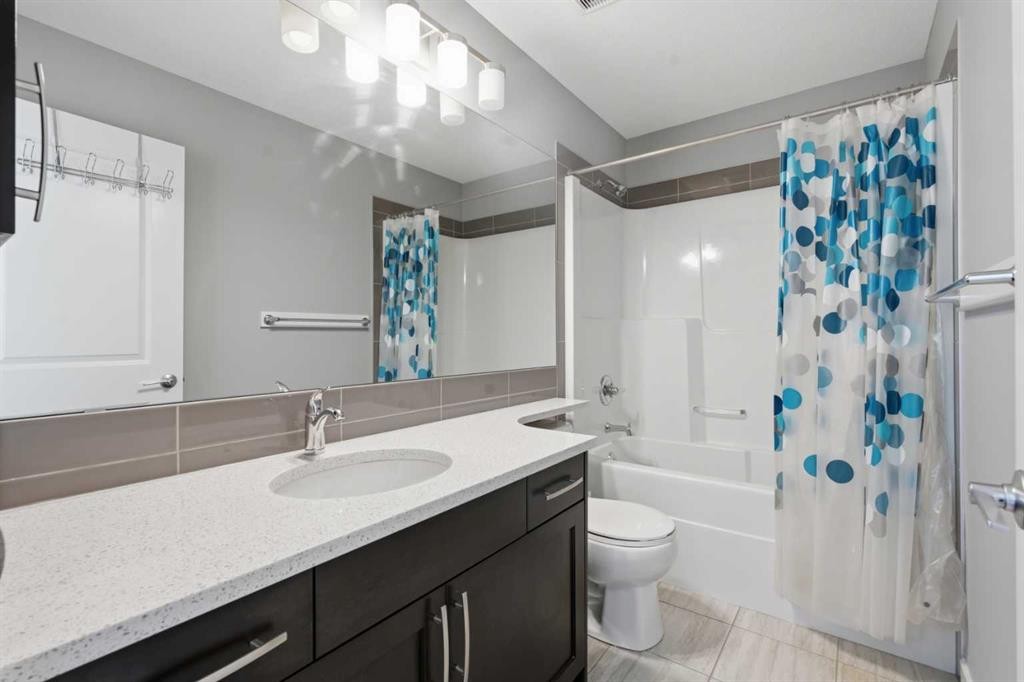 36 Howse Drive Ne, Calgary, AB - Indoor Photo Showing Bathroom