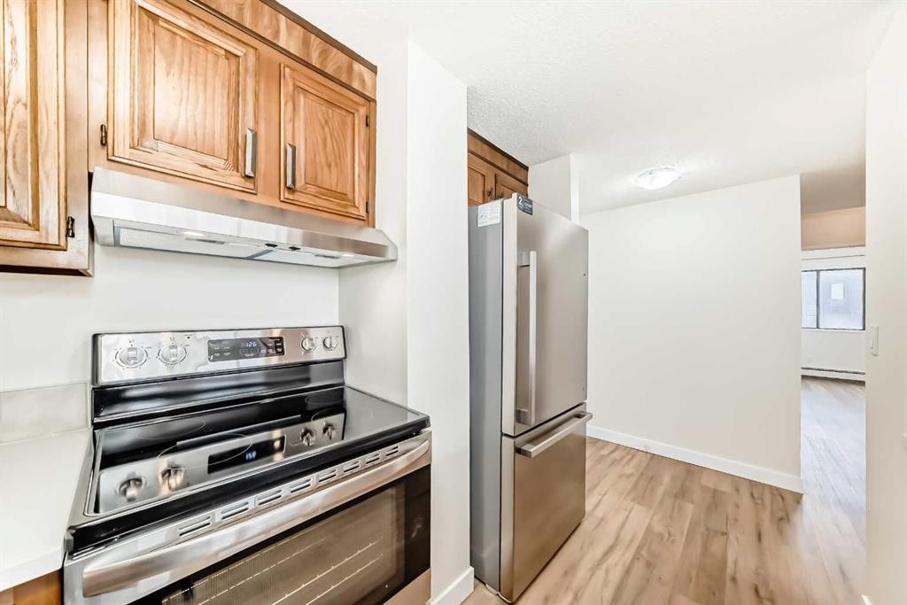 603-330 15 Avenue Sw, Calgary, AB - Indoor Photo Showing Kitchen