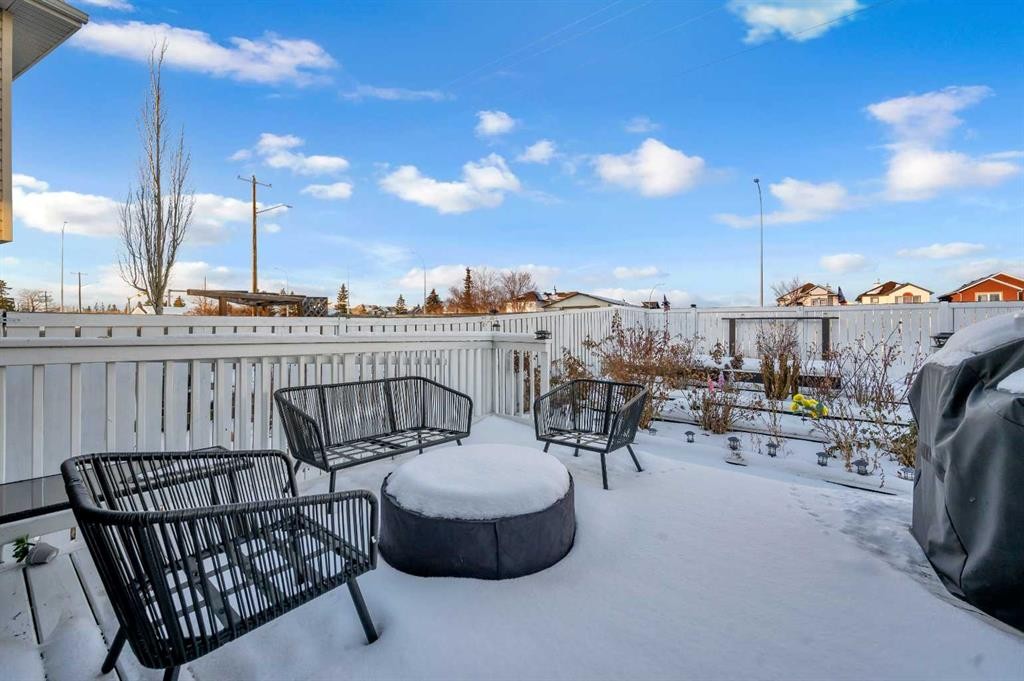 131 Coral Springs Circle Ne, Calgary, AB - Outdoor