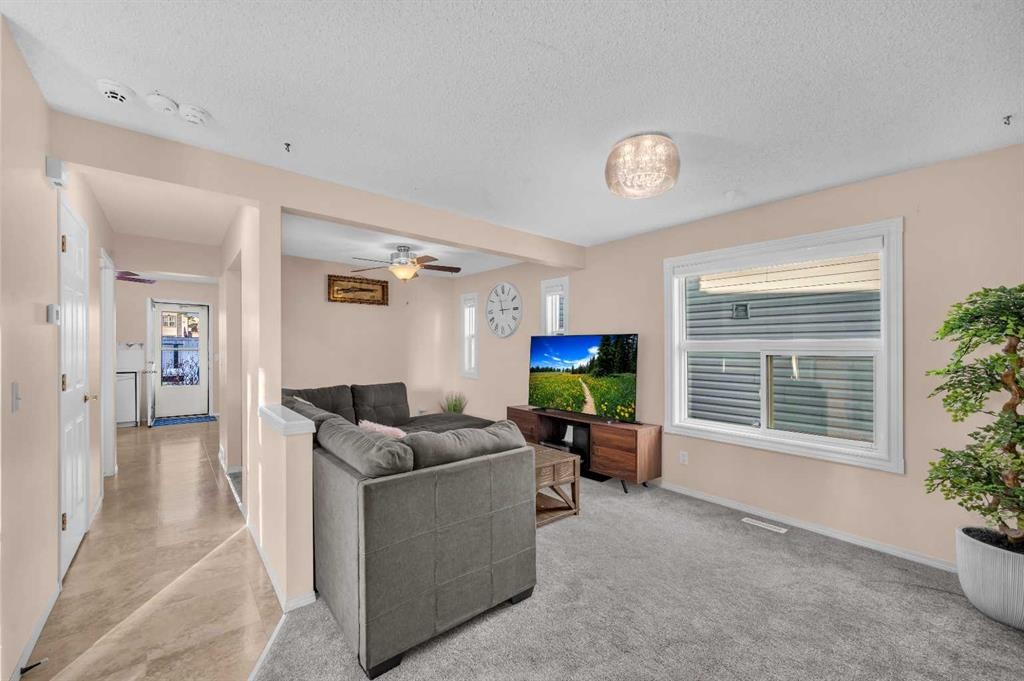 131 Coral Springs Circle Ne, Calgary, AB - Indoor