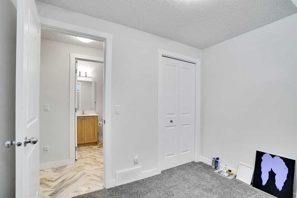 514 Wolf Willow Boulevard Se, Calgary, AB - Indoor