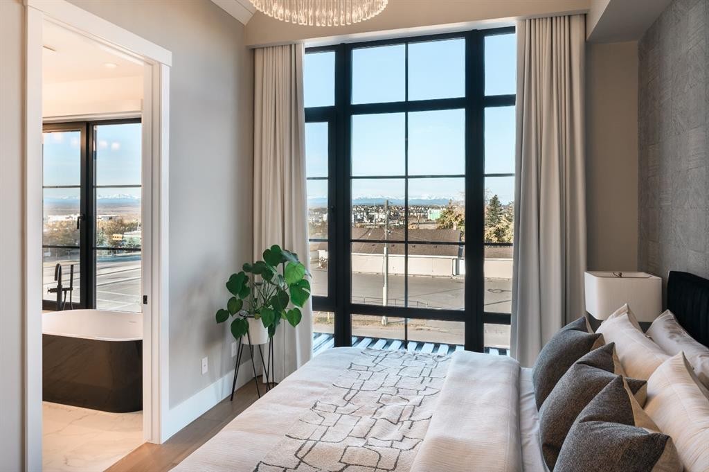 102-1700 73 Street Sw, Calgary, AB - Indoor Photo Showing Other Room