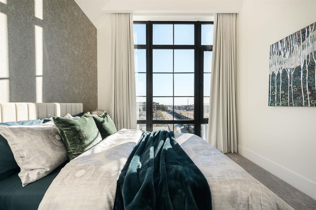 102-1700 73 Street Sw, Calgary, AB - Indoor Photo Showing Bedroom