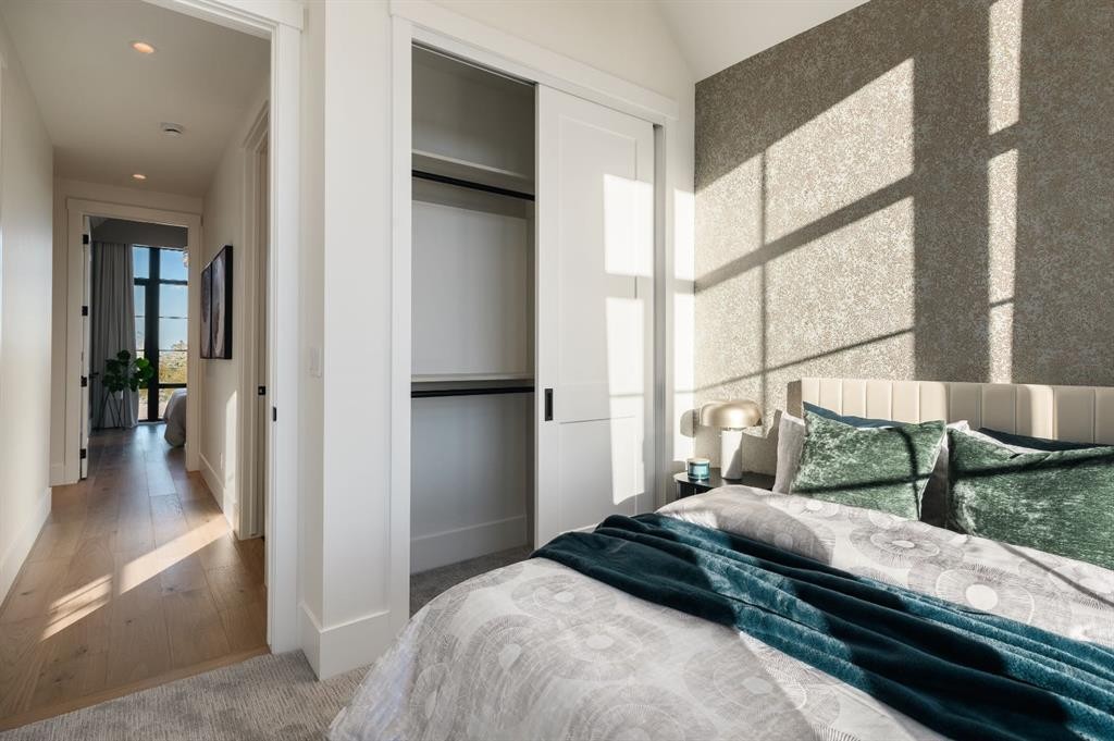 102-1700 73 Street Sw, Calgary, AB - Indoor Photo Showing Bedroom