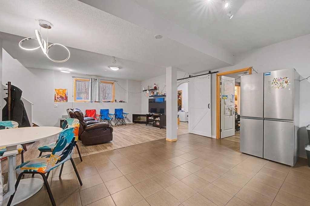 267 Panamount Hill Nw, Calgary, AB - Indoor