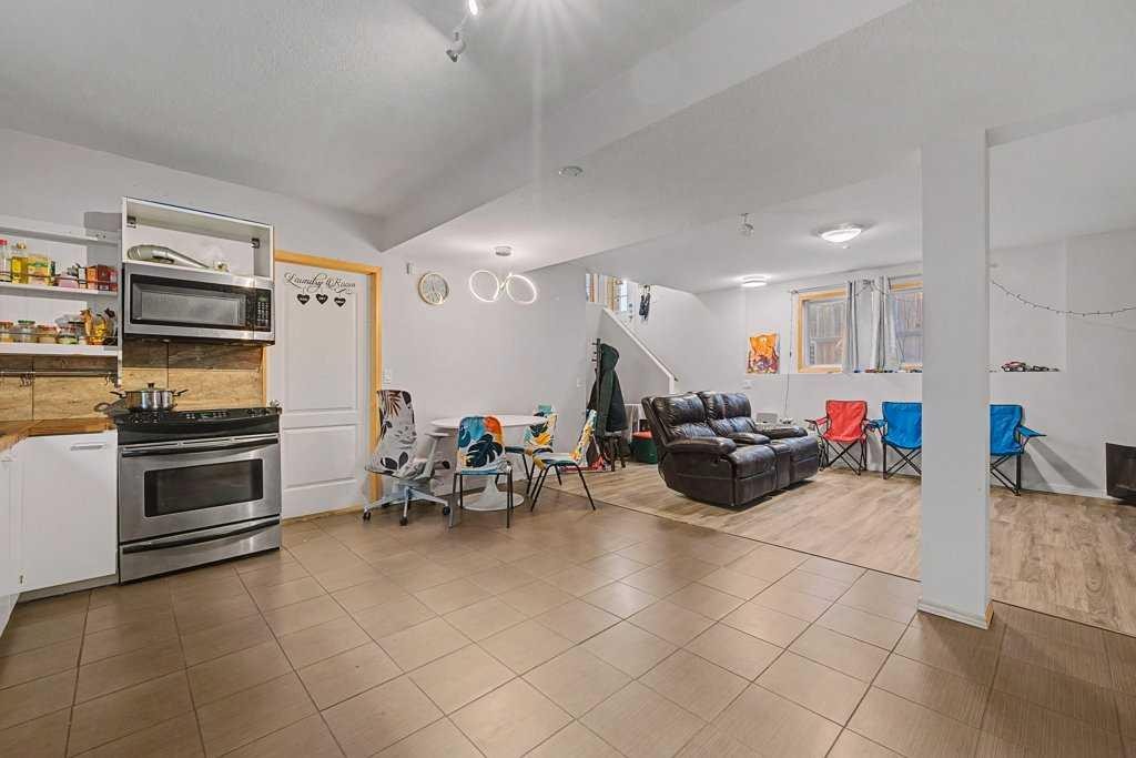 267 Panamount Hill Nw, Calgary, AB - Indoor