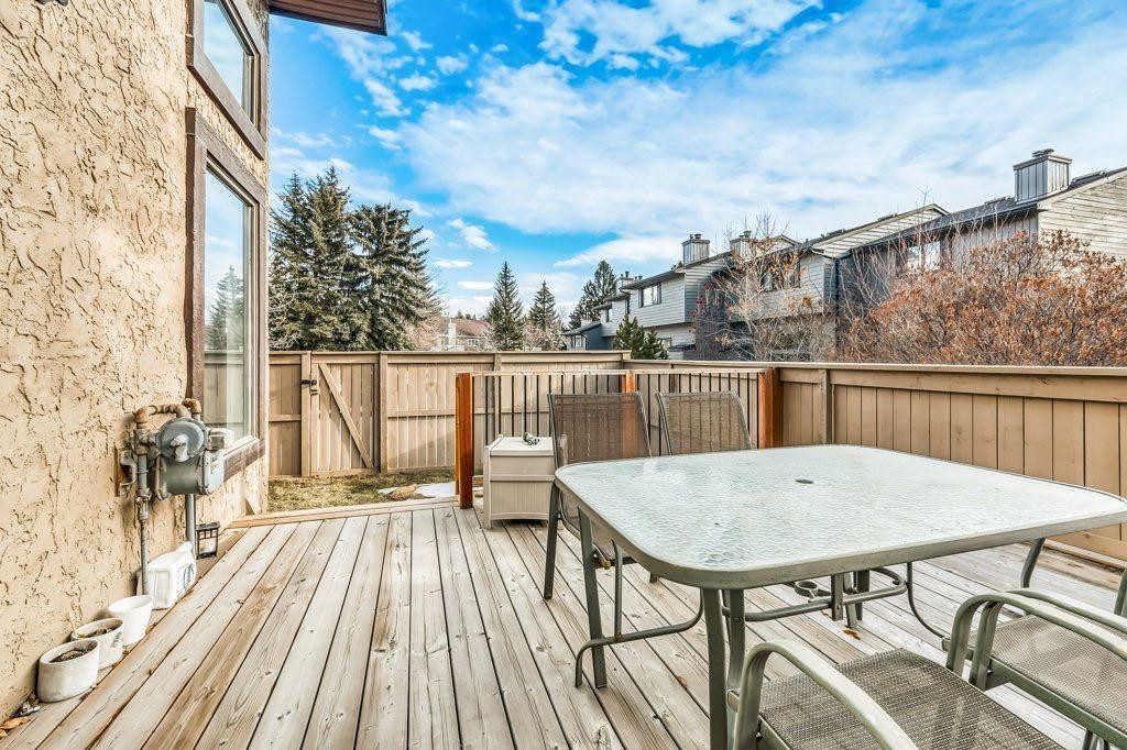 76 Glamis Gardens Sw, Calgary, AB - Outdoor With Deck Patio Veranda With Exterior