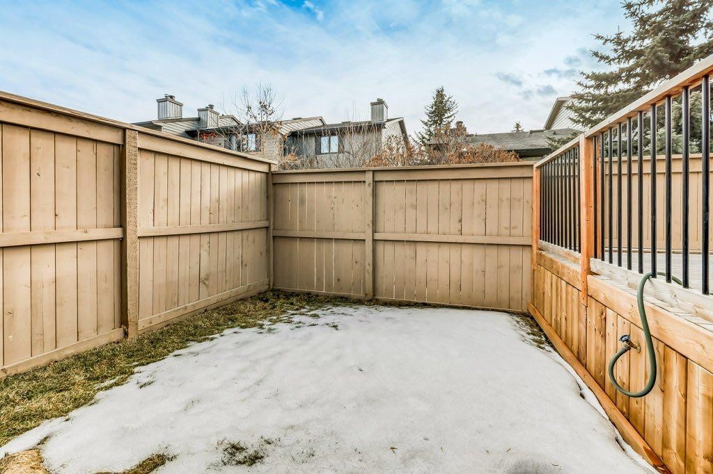 76 Glamis Gardens Sw, Calgary, AB - Outdoor