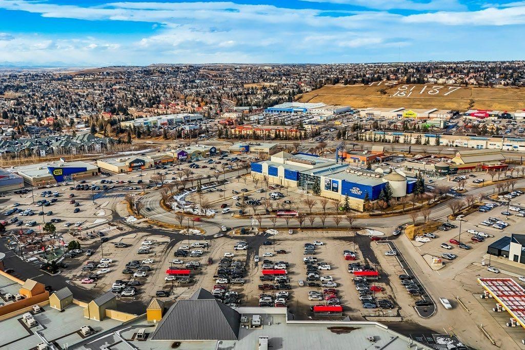 76 Glamis Gardens Sw, Calgary, AB - Outdoor With View