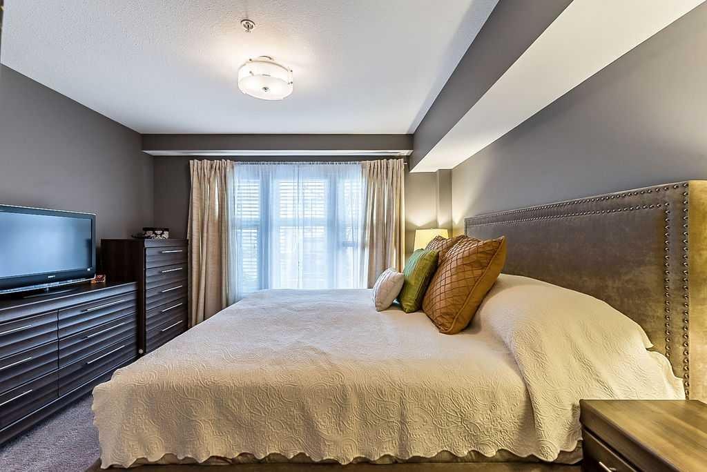 2114-11 Mahogany Row Se, Calgary, AB - Indoor Photo Showing Bedroom