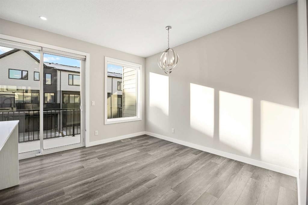 318 Evanscrest Square Nw, Calgary, AB - Indoor Photo Showing Other Room