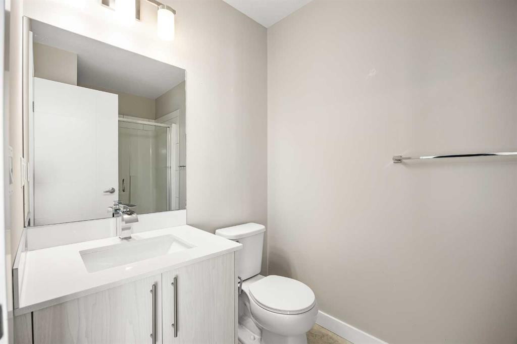 318 Evanscrest Square Nw, Calgary, AB - Indoor Photo Showing Bathroom