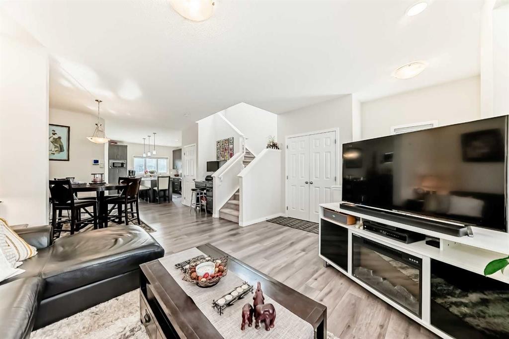 217 Masters Road Se, Calgary, AB - Indoor Photo Showing Living Room