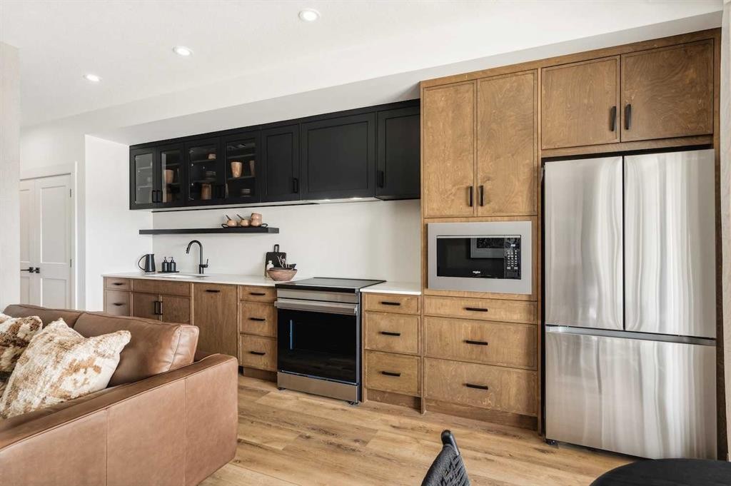 3211-1802 Mahogany Boulevard Se, Calgary, AB - Indoor Photo Showing Kitchen With Stainless Steel Kitchen With Upgraded Kitchen