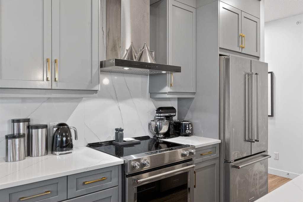 413-55 Wolf Hollow Crescent Se, Calgary, AB - Indoor Photo Showing Kitchen With Upgraded Kitchen