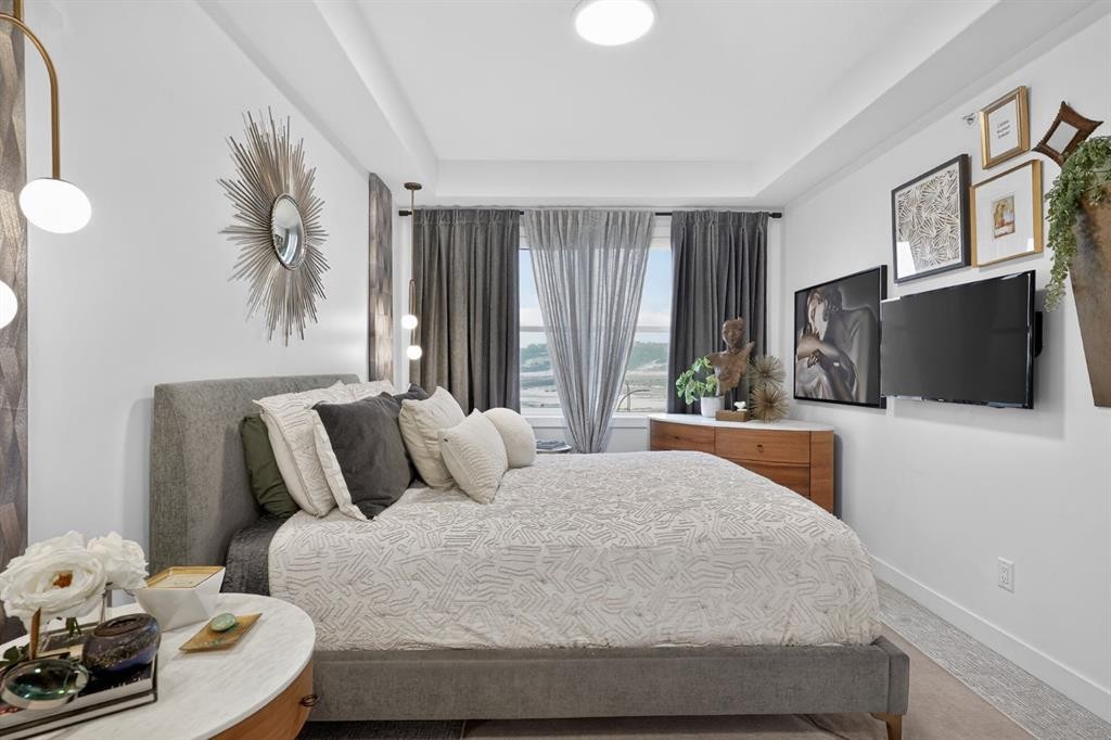 413-55 Wolf Hollow Crescent Se, Calgary, AB - Indoor Photo Showing Bedroom