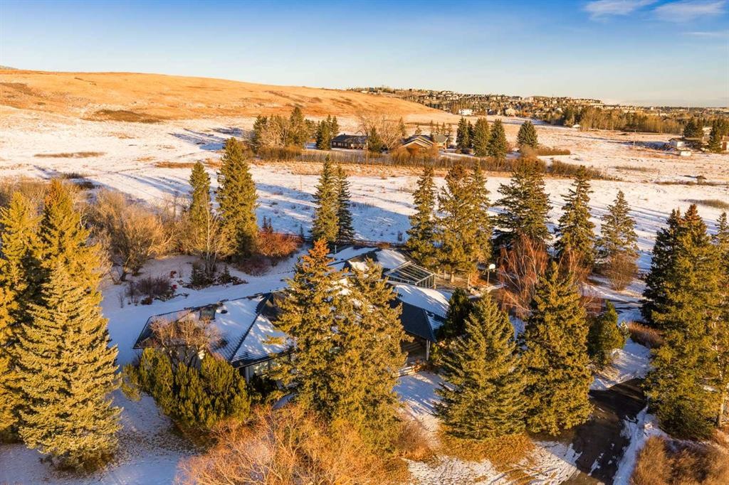 187 Slopeview Drive Sw, Calgary, AB