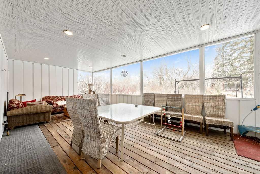 187 Slopeview Drive Sw, Calgary, AB