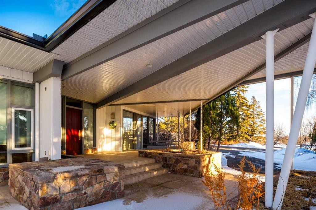 187 Slopeview Drive Sw, Calgary, AB