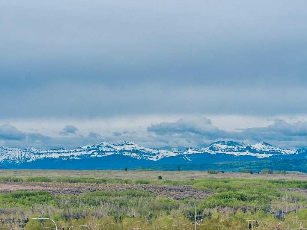 187 Slopeview Drive Sw, Calgary, AB