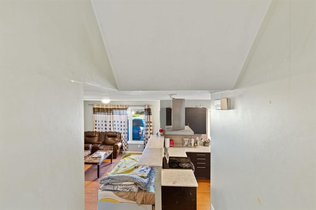 20 Castlegrove Way Ne, Calgary, AB - Indoor