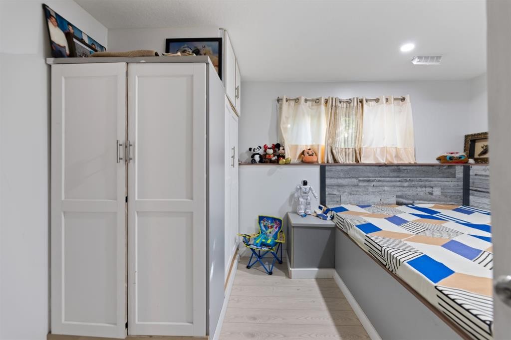 20 Castlegrove Way Ne, Calgary, AB - Indoor Photo Showing Other Room