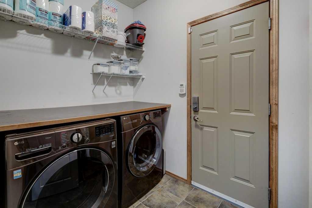 463 Cranfield Gardens Se, Calgary, AB - Indoor Photo Showing Laundry Room