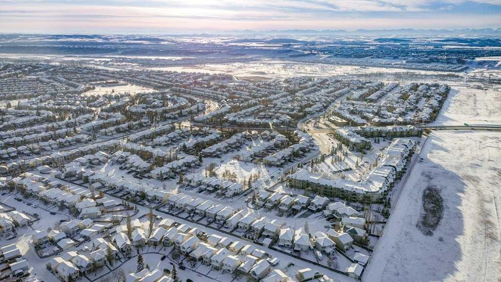 463 Cranfield Gardens Se, Calgary, AB - Outdoor With View