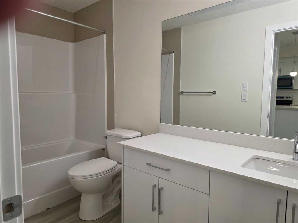 2220-15 Skyview Point Crescent, Calgary, AB - Indoor Photo Showing Bathroom
