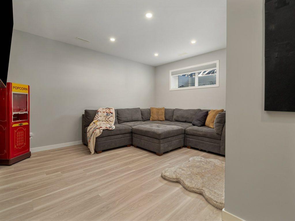 102 Blackwolf Bay North, Lethbridge, AB - Indoor