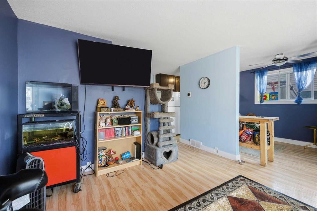 44 Doverdale Mews Se, Calgary, AB - Indoor