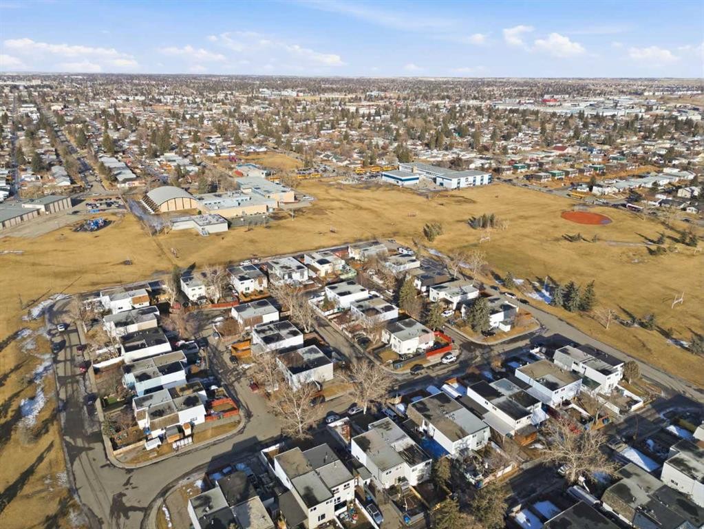 44 Doverdale Mews Se, Calgary, AB - Outdoor With View