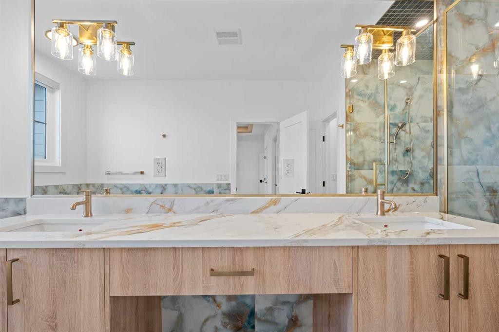 230 Royal Birch View Nw, Calgary, AB - Indoor Photo Showing Bathroom