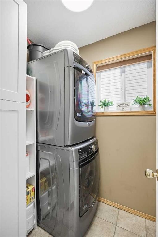 940 Citadel Drive Nw, Calgary, AB - Indoor Photo Showing Laundry Room