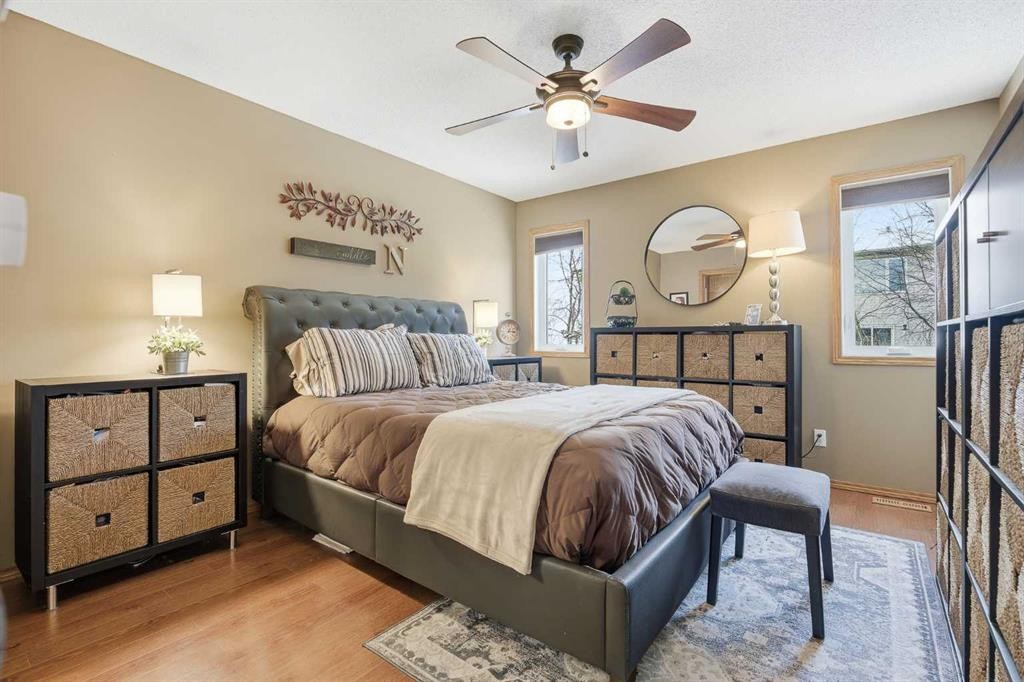 940 Citadel Drive Nw, Calgary, AB - Indoor Photo Showing Bedroom