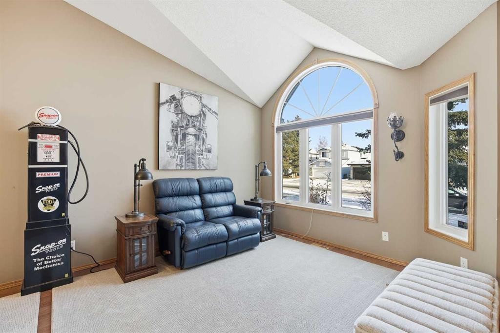 940 Citadel Drive Nw, Calgary, AB - Indoor