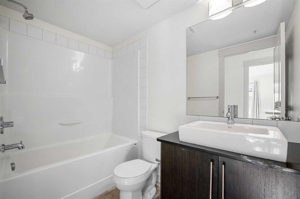 3103-155 Skyview Ranch Way Ne, Calgary, AB - Indoor Photo Showing Bathroom