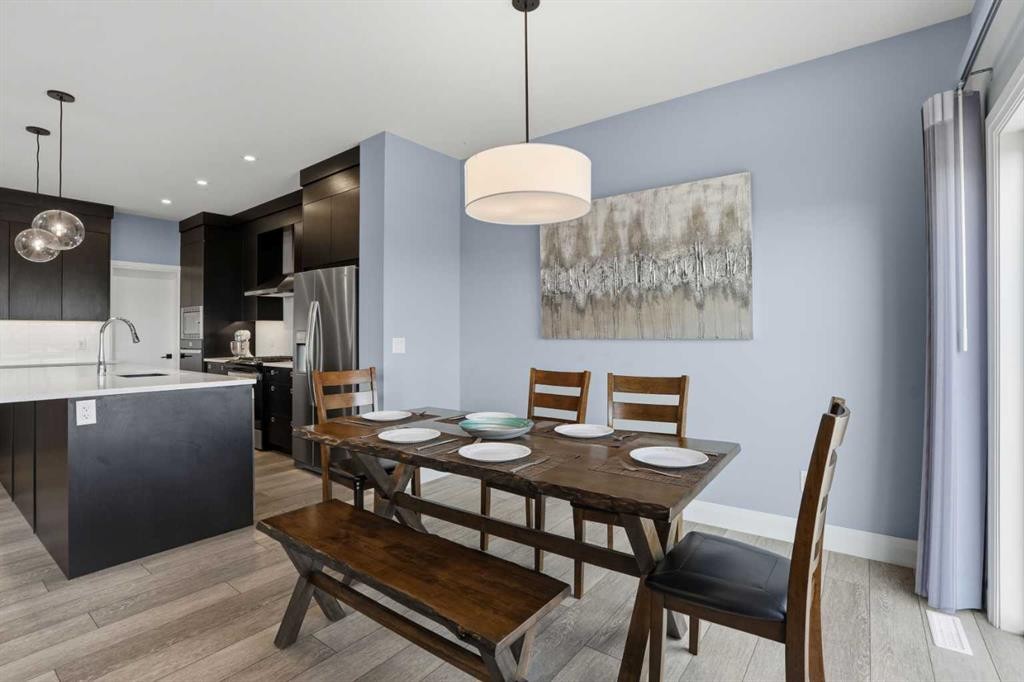 246 Walcrest View Se, Calgary, AB - Indoor Photo Showing Dining Room