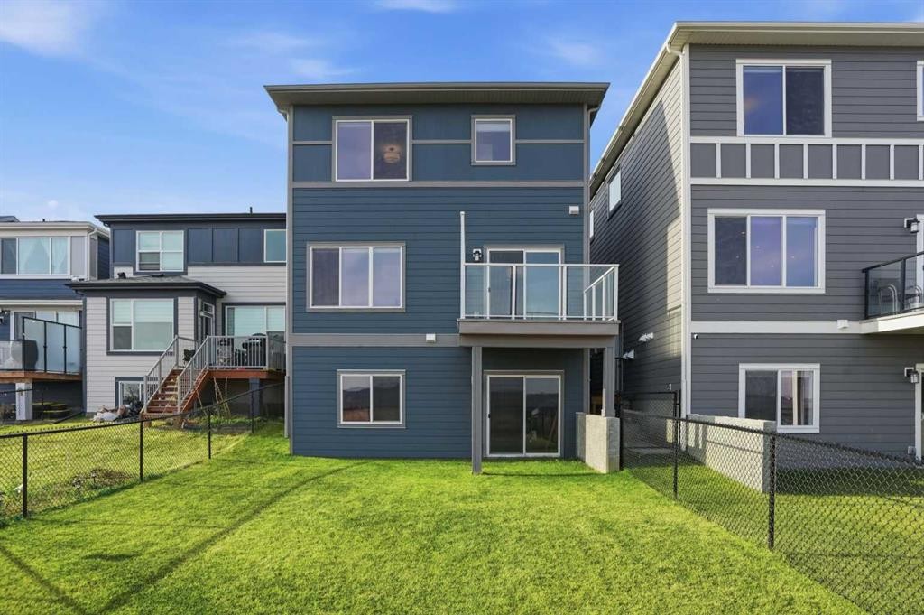 246 Walcrest View Se, Calgary, AB - Outdoor