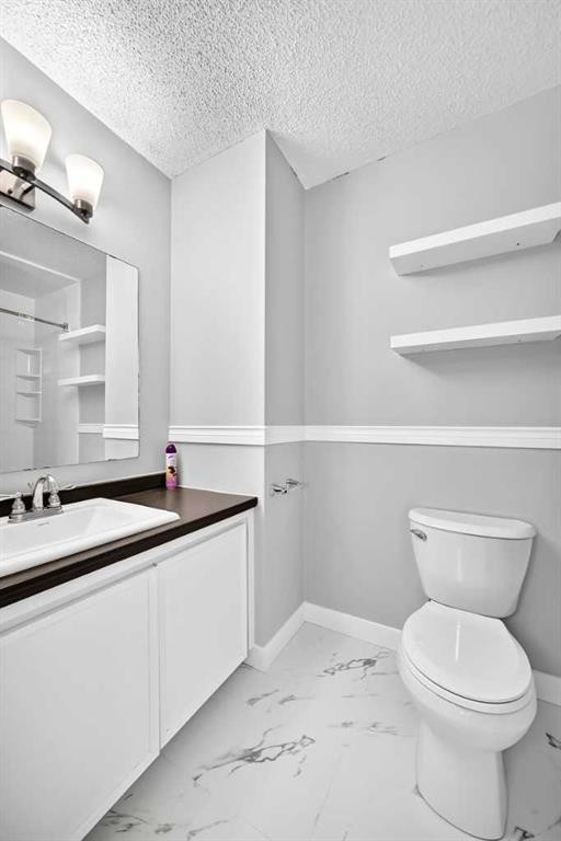 163-6915 Ranchview Drive Nw, Calgary, AB - Indoor Photo Showing Bathroom