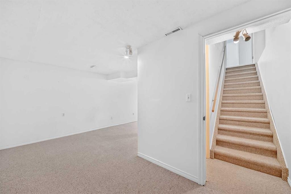 163-6915 Ranchview Drive Nw, Calgary, AB - Indoor Photo Showing Other Room