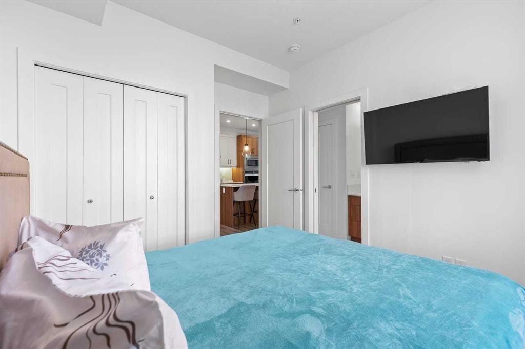 112-40 Walgrove Walk Se, Calgary, AB - Indoor Photo Showing Bedroom