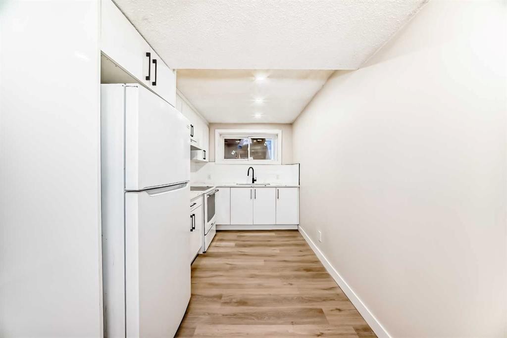 6128 Madigan Drive Ne, Calgary, AB - Indoor