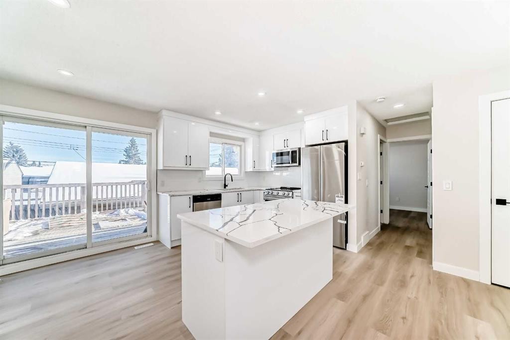 6128 Madigan Drive Ne, Calgary, AB - Indoor Photo Showing Kitchen With Upgraded Kitchen