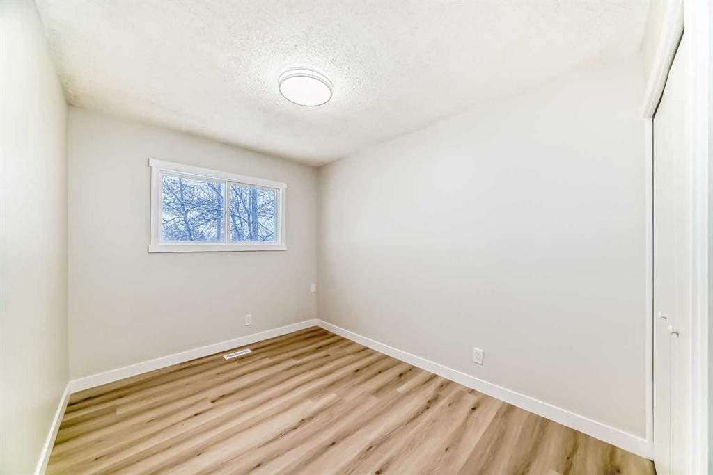 937 Marcombe Drive Ne, Calgary, AB - Indoor Photo Showing Other Room
