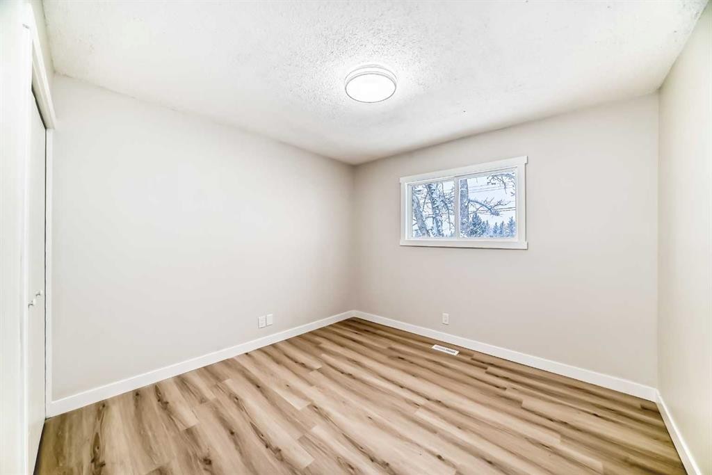 937 Marcombe Drive Ne, Calgary, AB - Indoor Photo Showing Other Room