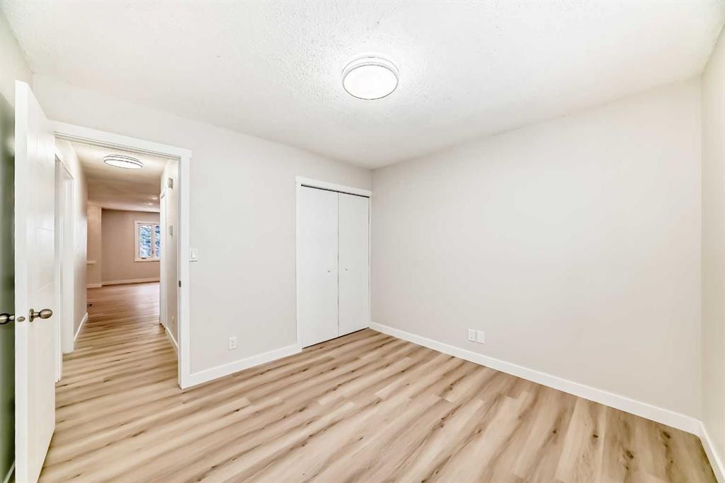 937 Marcombe Drive Ne, Calgary, AB - Indoor Photo Showing Other Room