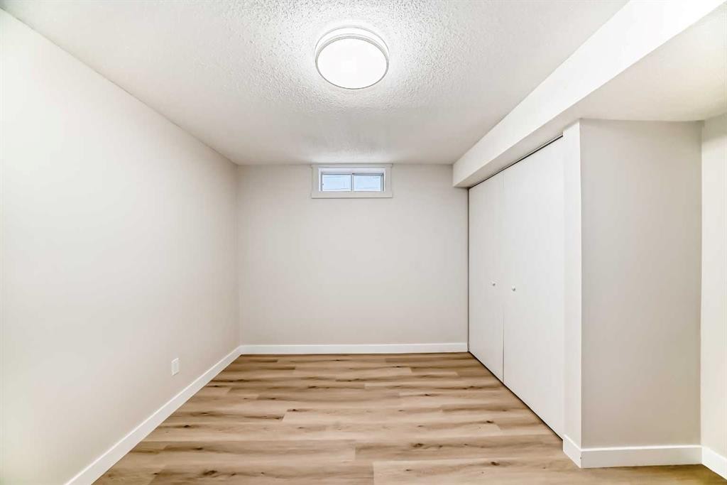 937 Marcombe Drive Ne, Calgary, AB - Indoor Photo Showing Other Room