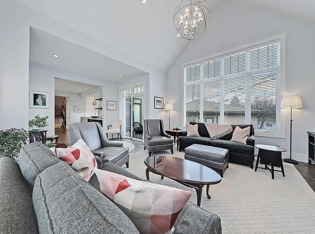 14 Rosetree Road Nw, Calgary, AB - Indoor Photo Showing Living Room